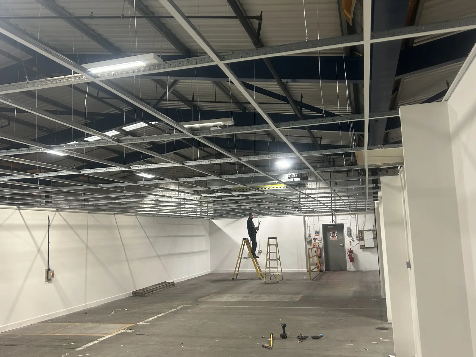 Suspended ceiling installation Suspended ceiling installation